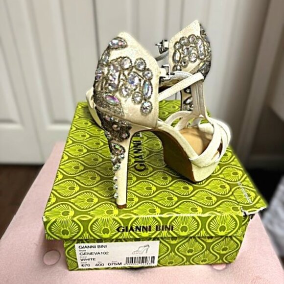 Gianni Bini White Geneva Heels US 7.5 - Picture 1 of 8